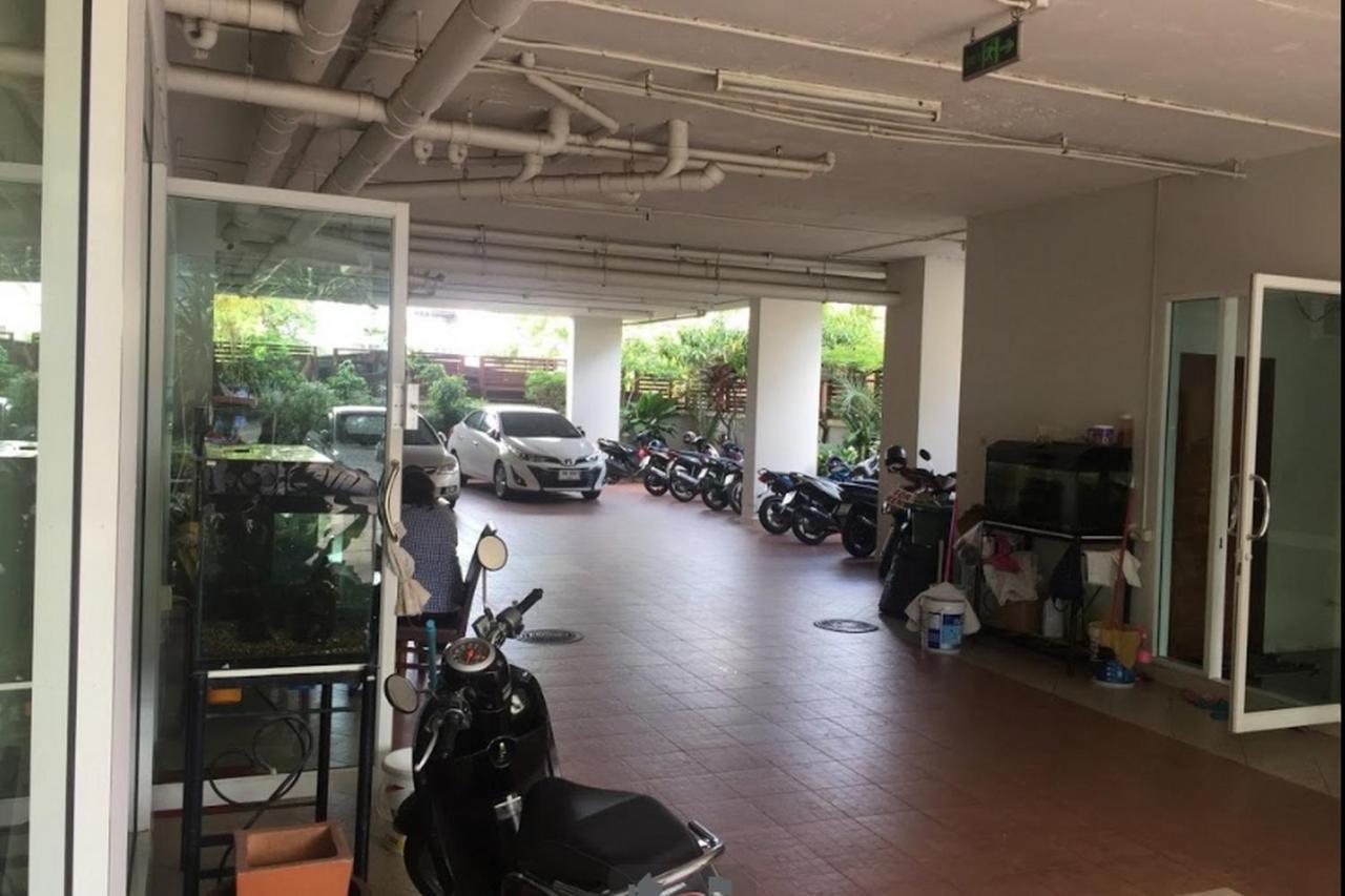 Oyo 1097 Thep Apartment Pattaya Luaran gambar