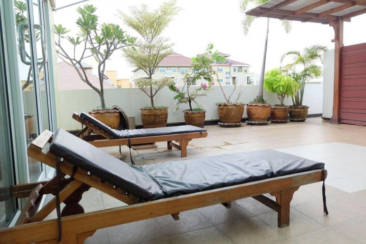 Oyo 1097 Thep Apartment Pattaya Luaran gambar