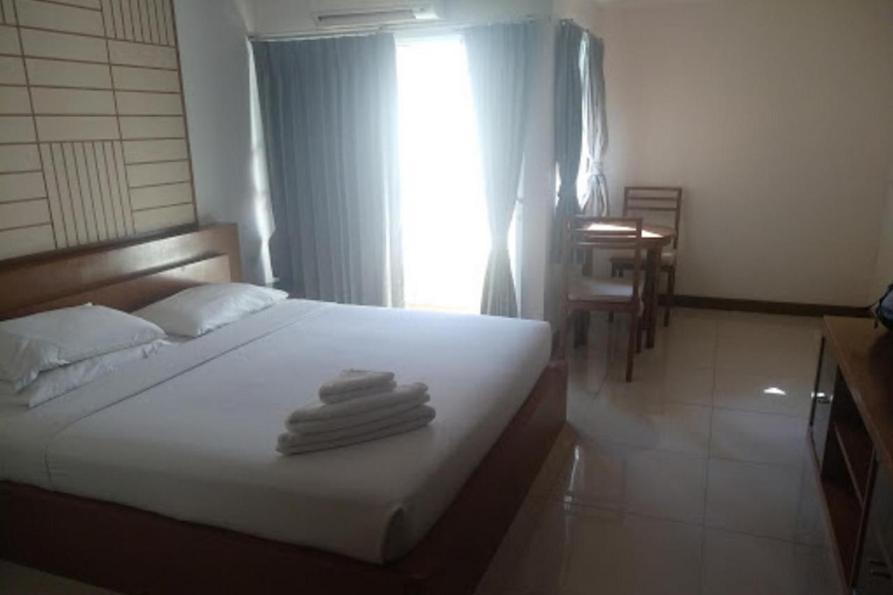 Oyo 1097 Thep Apartment Pattaya Luaran gambar