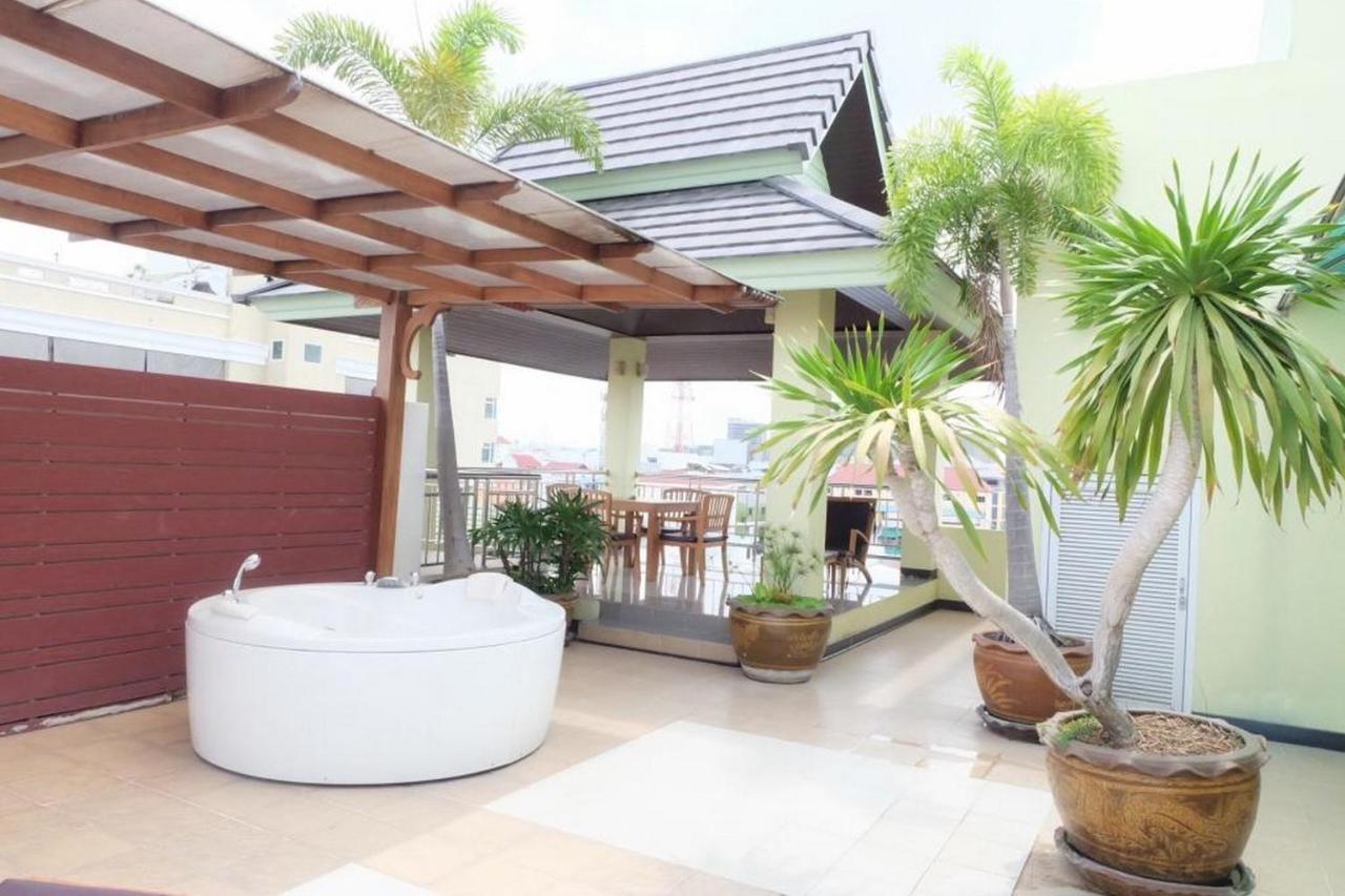 Oyo 1097 Thep Apartment Pattaya Luaran gambar